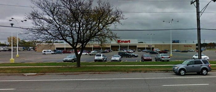 K-Mart (Kmart) - Warren - 2000 10 Mile Rd (newer photo)